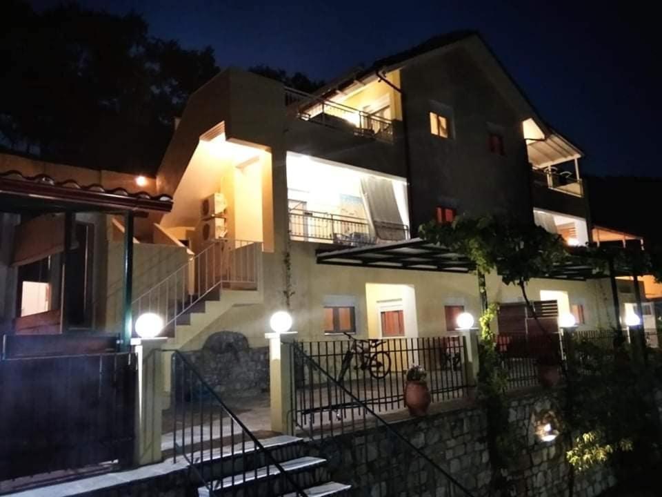 Nestor Apartments Chrisi Ammoudia Exterior foto